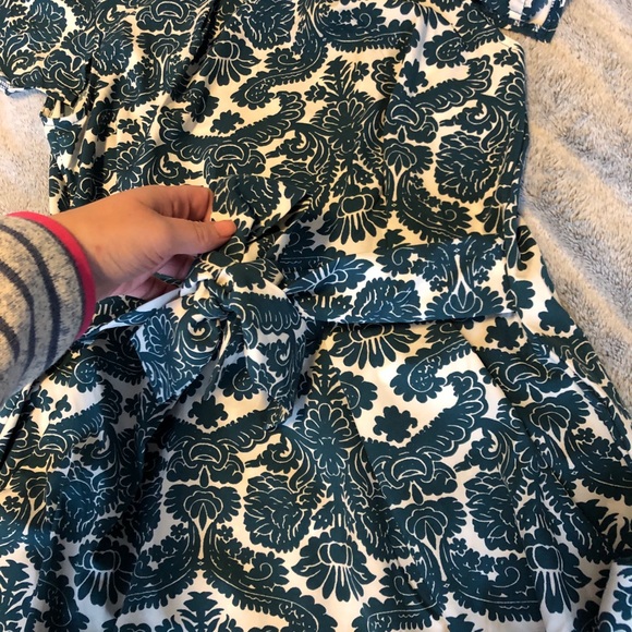 Dresses & Skirts - patterned dress